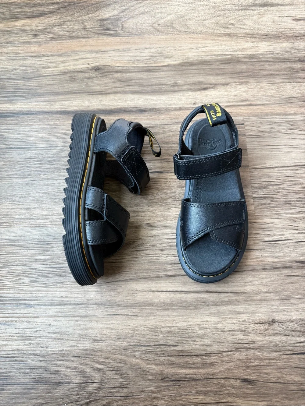 Dr Martens Kids Vossie J Black Leather Chunky Sandals Size 1 US EU 32 SoftWair